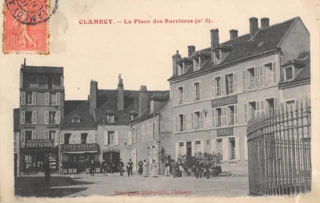 Cpa 58 Clamecy La Place Des Barrieres