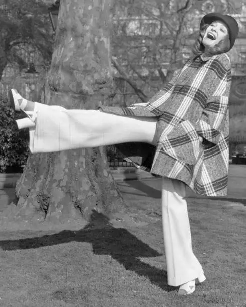 MODEL LINDA BRADFORD wearing clothes from the London Fashion F- 1973 ...