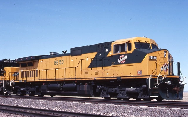 Chicago & North Western D9-44CW 8950 Orig Kodachrome Slide G7