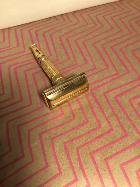 GILLETTE TOGGLE Adjustable Gold Plated Safety Razor D1 Made In U.S.A. USED