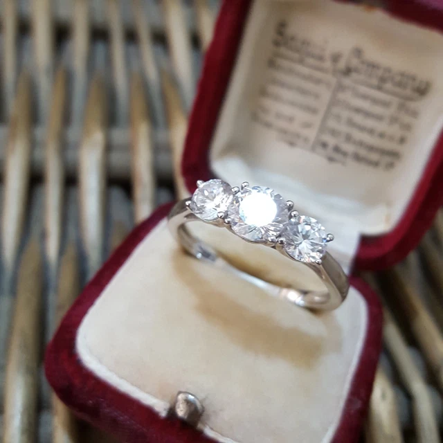Diamonique 925 Sterling Silver Ring, Sparkly Zirconia,Size V 1/2 US 10.7, Boxed Diamonique 925 Sterling Silver Ring, Sparkly Zirconia,Size V 1/2 US 10.7, Boxed