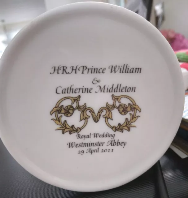 Prince William & Catherine Middleton Commemorative Bone China Wedding Mug, 2011 3