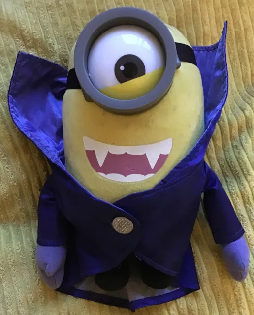 *** Peluche Minion Déguisé En Vampire Dracula Doudou. 28cm