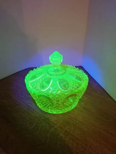 Vintage verre de carnaval irisé souci bonbonnière avec couvercle