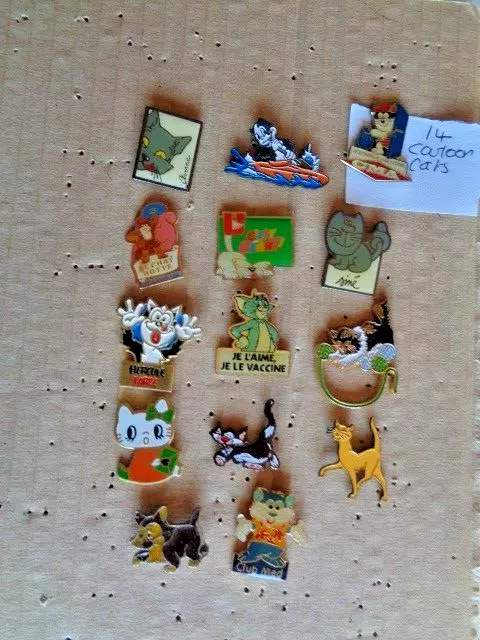 Job lot of 14 cartoon cat shaped metal lapel pins