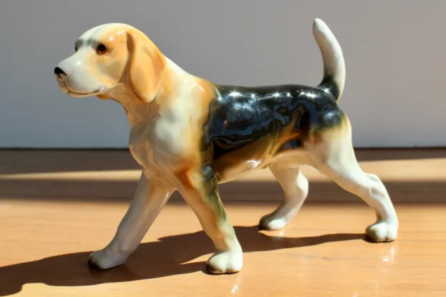 VINTAGE Ceramic BEAGLE or HARRIER Hound Adult Figurine Dog Walking Tail Up VGC!
