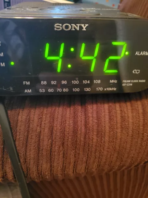 Sony Dream Machine FM/AM Digital Clock Radio Model ICF-C218 Tested and Working