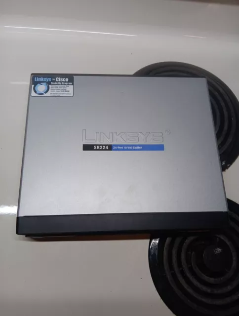 CISCO LINKSYS SR224 24-Port 10/100 Network Switch w/oRack Ears WORKING.