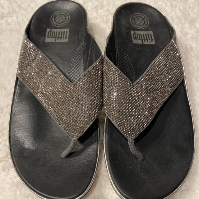 Womens Fitflop slip on thong sandals size 8