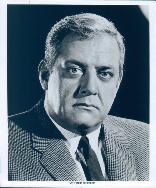 RAYMOND BURR ACTOR Ironside Robert FAMOSO NBC TV Man 8x10 Image Vintage