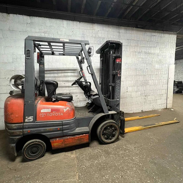 Toyota Forklift Mech Propane, 5000lb Max, 15,077 Hrs, 189" Max, 1999 42-6FGCU25