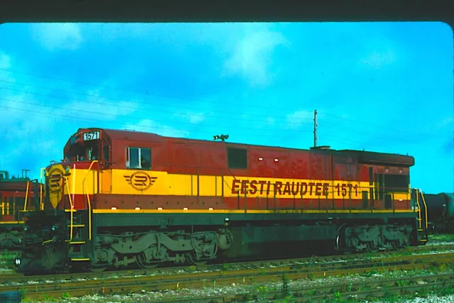 EVR 1571 C-30-7A, Tallinn, Estonia, 06/04; Kodachrome Original
