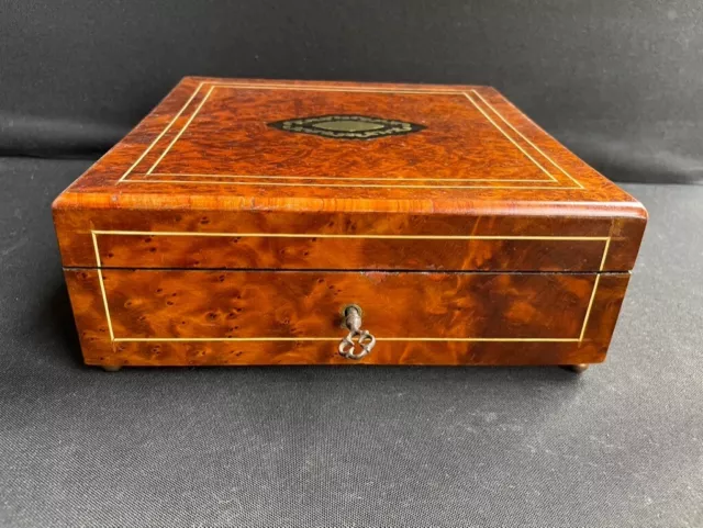Coffret XIXème marqueté avec clef