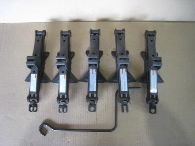 SUZUKI LAPIN 2002 UA-HE21S Kit attrezzi [usato] [PA72392893]