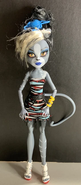 Monster High Dolls 2011 Were Cat Twin Purrsephone Zombie Shake Ghoul W/ Tail