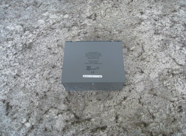 New Rauland-Borg 352021 Responder 5 Domeless Corridor Controller / Enclosure