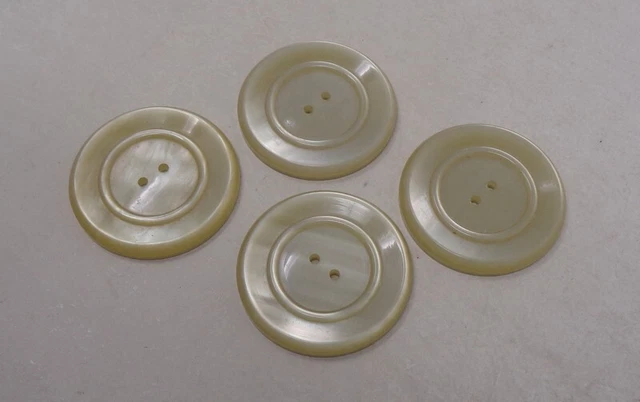 Lot De 4 Gros Boutons Anciens Vintage Noir Strié - Diamètre 2,7 Cm, Référence 1188, Occasion