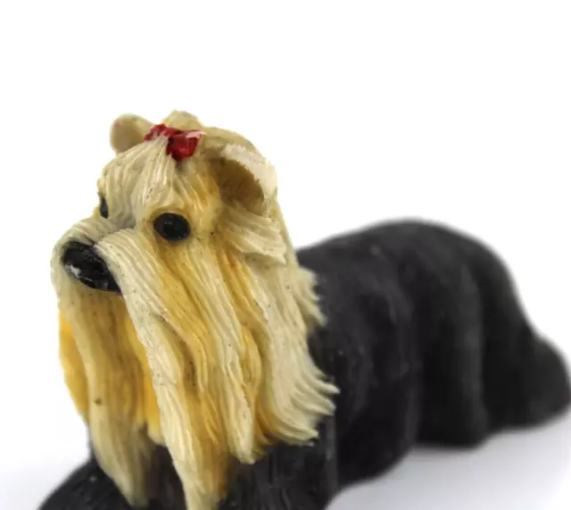 Piccola Statuina in Resina Yorkshire Terrier Cane Soprammobile da Collezione 2