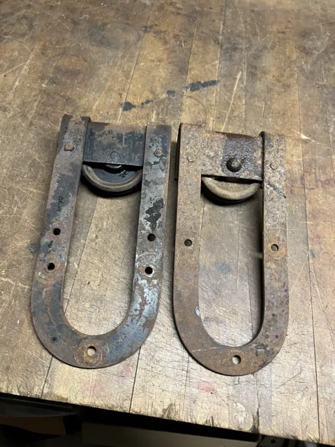 Antique Old Horseshoe U Shaped cast iron Barn Door Rollers Hangers Pair Set USA