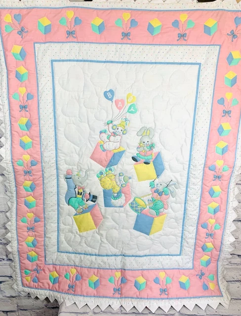 "Manta/edredón para cuna Bunny Parade bebé niña estampado por todas partes rosa/blanco 42"" x 34"