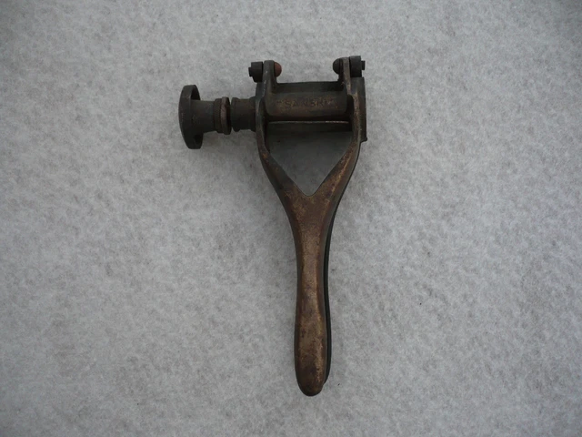 ANCIENNE BOUCHEUSE EUR 12,00 - FR
