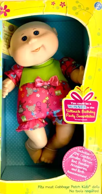 Jakks Pacific Cabbage Patch Kids Play & Travel Set With CPK Cuddler Baby Doll 2