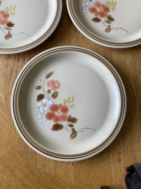 Vintage / Retro Kiln Craft Dinner Plates x 1 Floral Design (5 available)