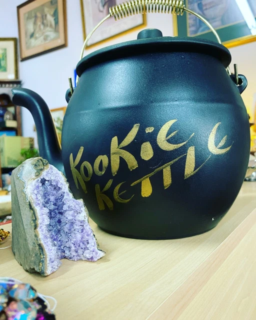 VINTAGE MCCOY BLACK Kookie Kettle Cookie Jar Pottery Tea Pot Wire