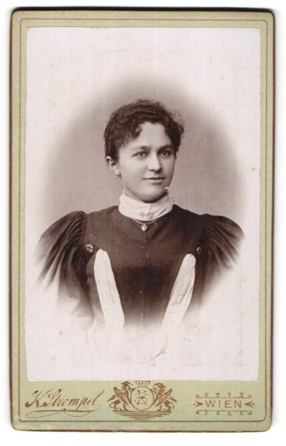 Photography Karl Strempel, Vienna-Döbling, Pyrkergasse 18, young lady in dress with