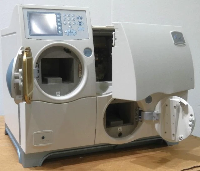 Biomerieux Vitek 2 Compact Microbial Analyzer REF 27630