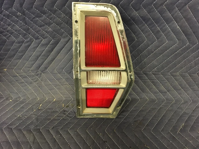 72 73 74 75 76 77 78 79 80 Ford Pinto Station Wagon Droit Feu Arrière