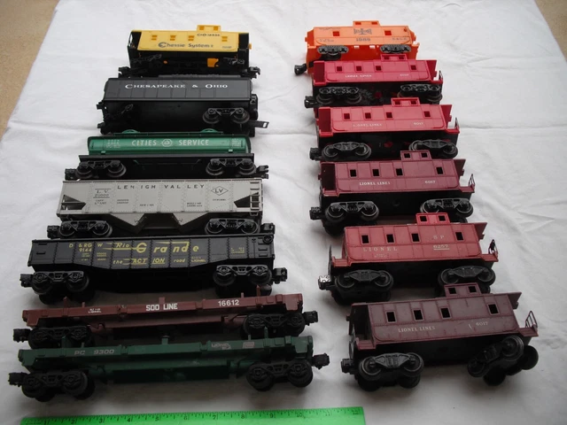 Lot of 13 Lionel Assorted Caboose Gondola Hopper Tanker Tender Car, C&O, O Scale
