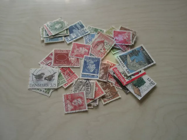 (Lot 128) 50 verschiedene Briefmarken Dänemark, gestempelt