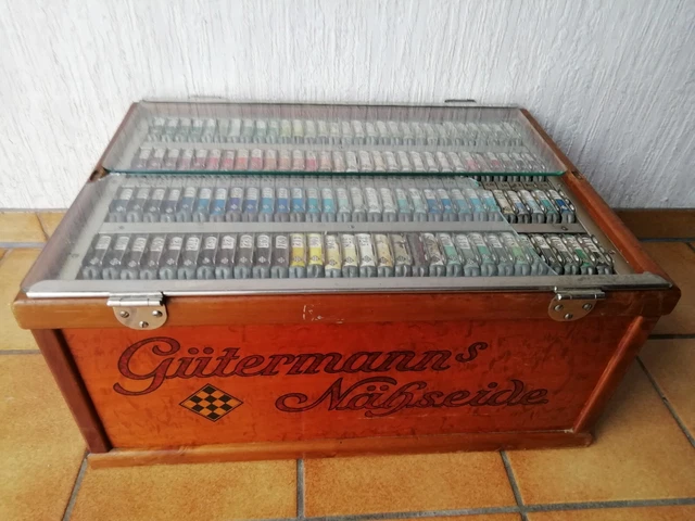antike Verkaufsvitrine Gütermanns Nähseide D.R.P. Patent. Holzkasten mit Glas
