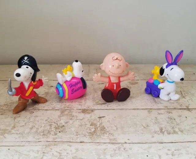 VTG Peanuts Figurines Lot Incl Stackable Charlie Brown Easter & Pirate Snoopy