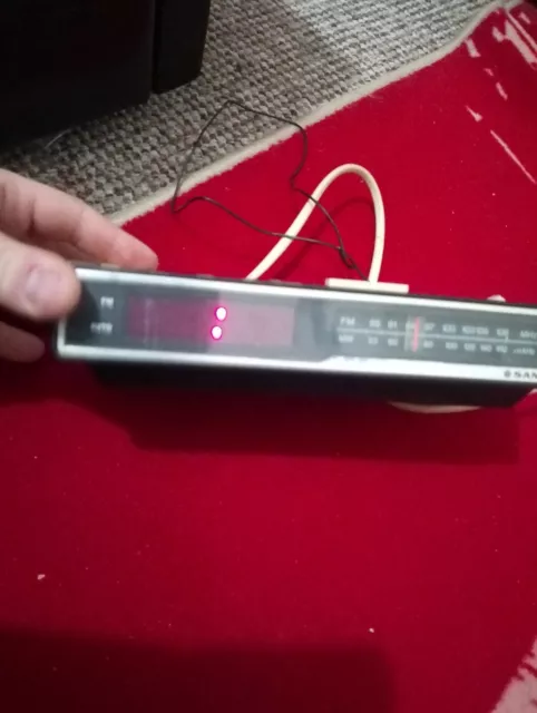 Retro Sanyo Alarm Clock Radio Model No. RM5005