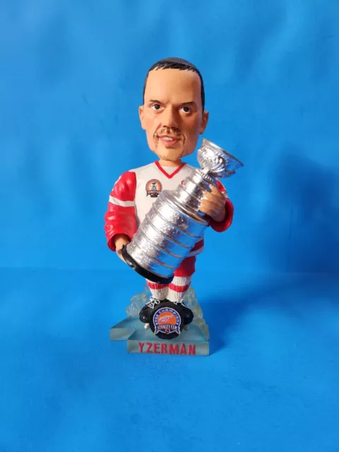Steve Yzerman Detroit Red Wings Bobblehead 2002 Stanley Cup Champions Foco