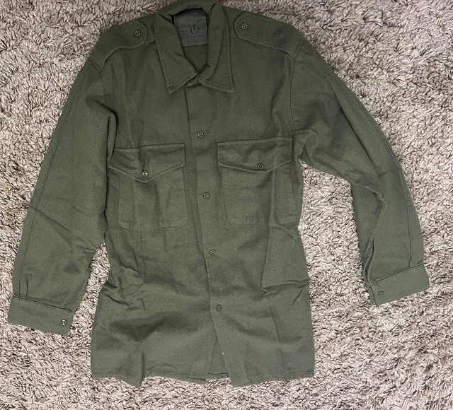 Military shirt, men's size M equivalent. unclear Khaki type Vintage Second Hand