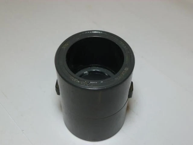 198739 Old-Stock; E.M. Colonial MDL-Unkn88779 PVC Coupling; 1''; Schedule 80