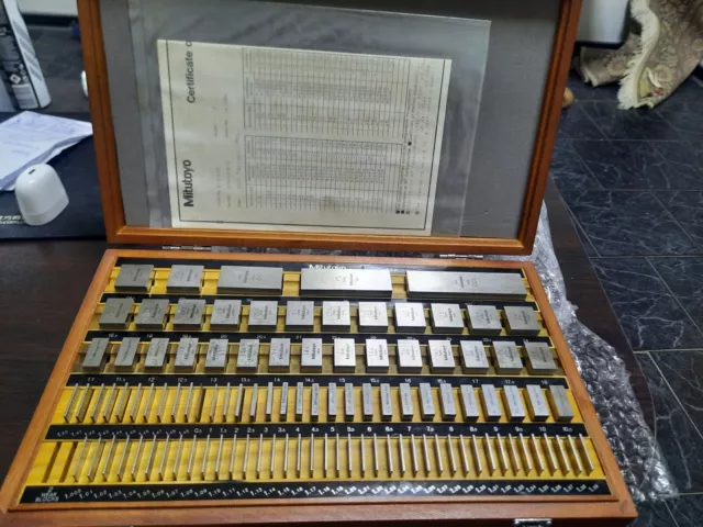 New mitutoyo square gauge block set grade 0 , 516-442 with documents MSRP 7500$