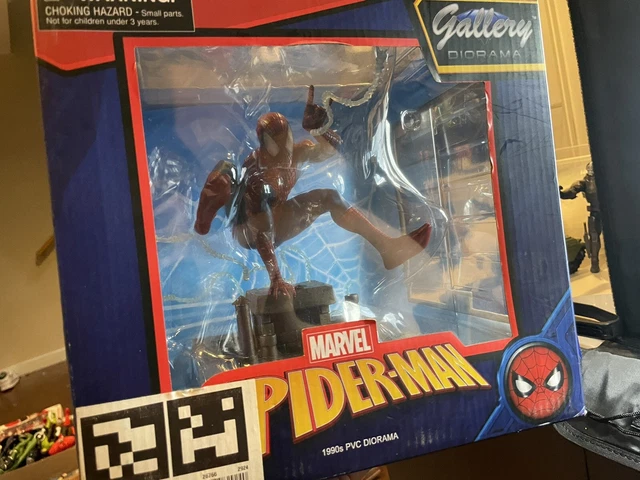 Marvel Spider-Man 1990's Diamond Gallery PVC Diorama Statue Diamond Select Toys