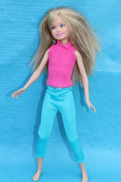 Mattel Skipper / Stacie Puppe K15 Fashionistas Kniegelenk Blond Shirt Leggings