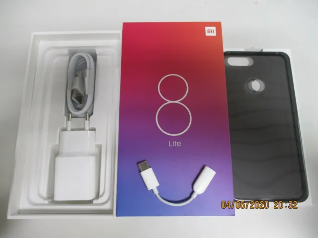 Xiaomi Mi 8 Lite Karton mit USB Kabel Netzteil Ladekabel Hülle Audio-Adapter NEU