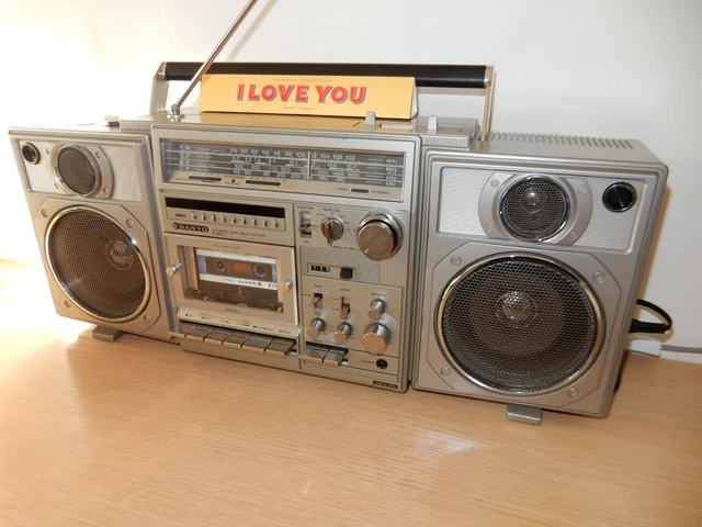 Sanyo M9996L Boombox..nice X