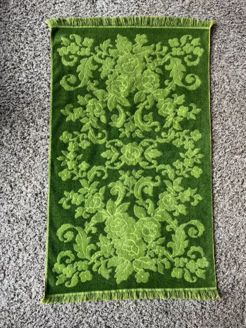 Vintage Dundee Bath Towel 2-Tone Green Sculpted Reversible Floral