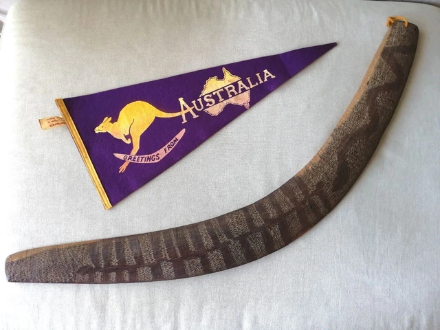 Boomerang australiano grande , primi anni 60 + gagliardetto Melbourne 