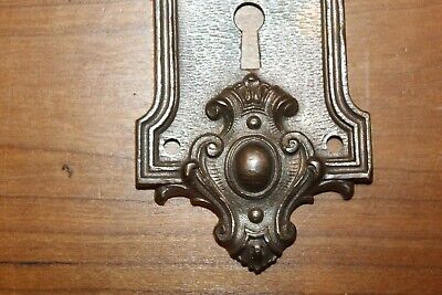 Antique Yale & Towne Cast Bronze Keyhole Escutcheon Oporto N-20600 C:1905 S-50 3