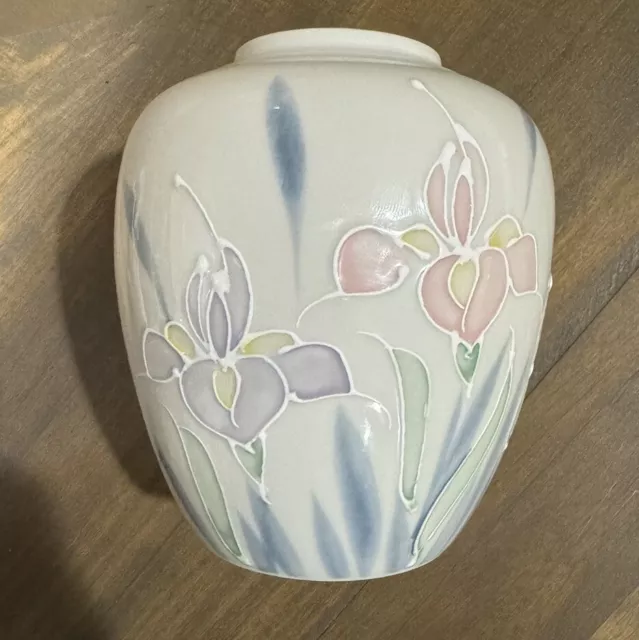 VTG 5”Tall Floral Lite Hand Painted Otagiri Japanese Porcelain Vase (Japan)