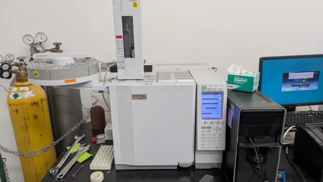 Shimadzu GC-2010 Plus Gas Chromatograph with FID