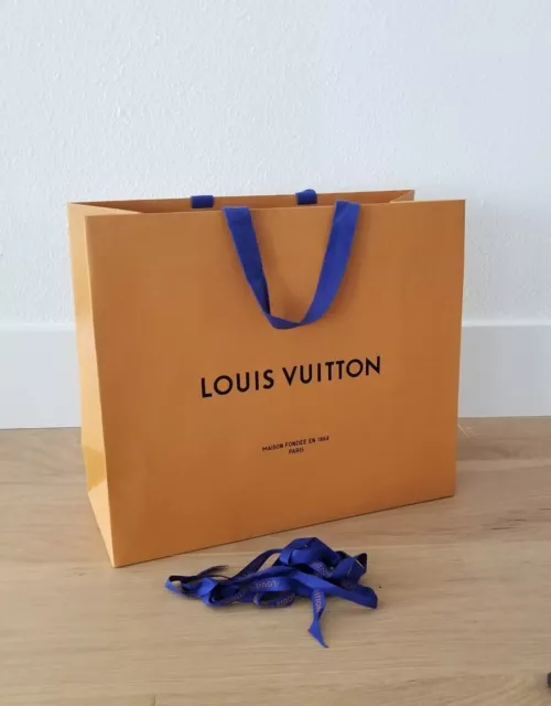 Authentic Louis Vuitton Holiday Limited Shopping Gift Paper Bag 19x16x9”